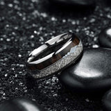 Glutholz – Ring aus Wolframkarbid