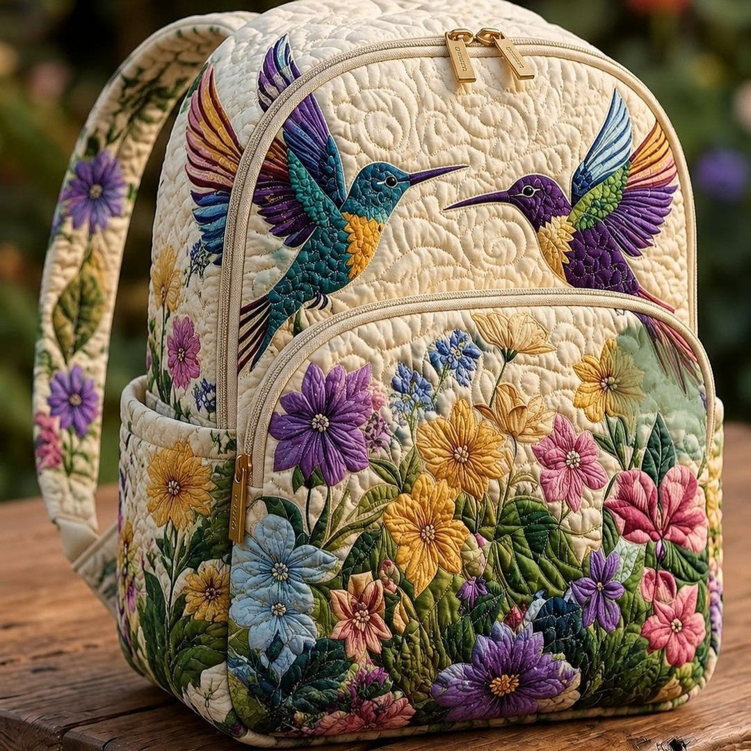 Gesteppter Rucksack – Kolibri im Blumenfeld von Brigitte Wien